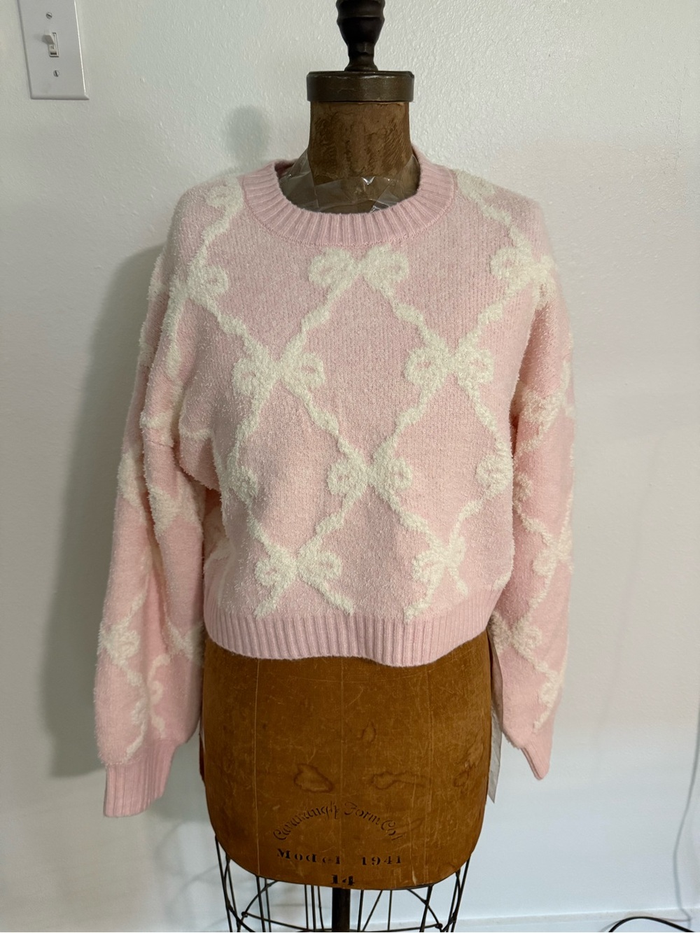 Derek Heart Pink and Ivory Crewneck Sweater